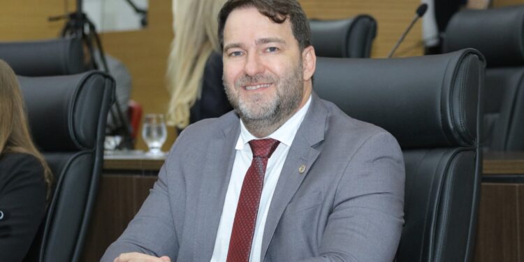 Deputado Alex Redano indica ao governo programa Jovem Aprendiz Rondoniense