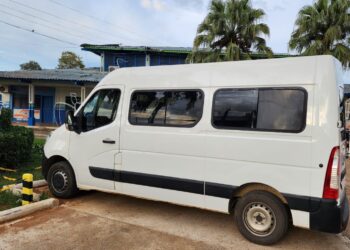 Saúde: Delegado Lucas entrega van de R$ 285 mil para o transporte de pacientes