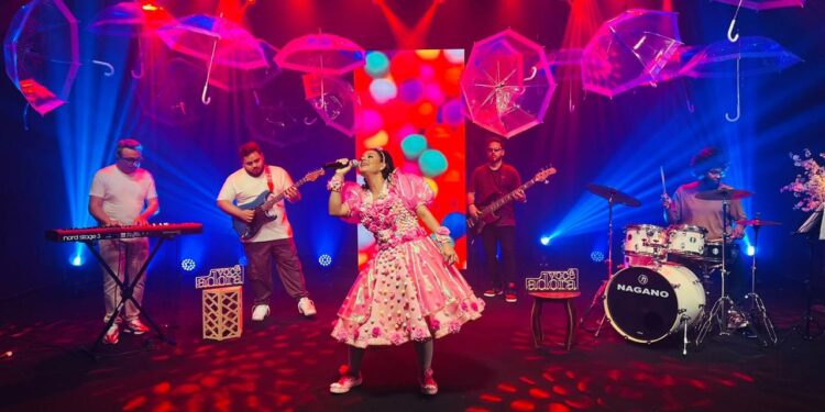 Cantora Kira Garcêz é atração principal do Natal de Portas Abertas nesta quinta-feira