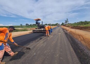 Deputado Jean Oliveira reforça pedido por limpeza, microrrevestimento asfáltico e sinalização horizontal da P- 50 em Alta Floresta