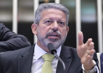 Lira defende legalidade na destinação de emendas de comissão ao orçamento de 2024