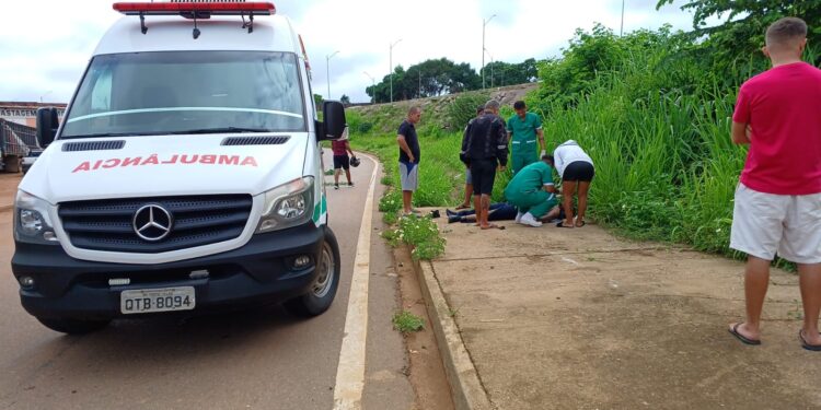 Vítima é socorrida as pressas ao JPII