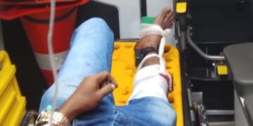 Homem foi socorrido as pressas após leva tiros