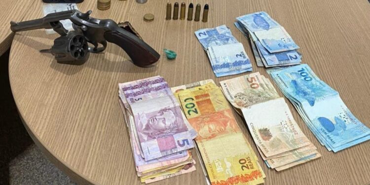 10º BPM – POLÍCIA MILITAR PRENDE SUSPEITO ARMADO APÓS ACOMPANHAMENTO TÁTICO EM ROLIM DE MOURA