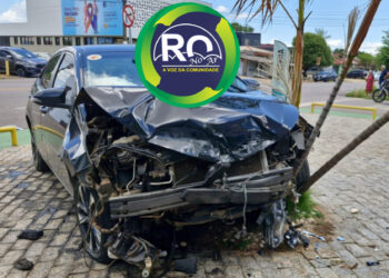 Vejam como ficou a frente de veículo Toyota após colisão