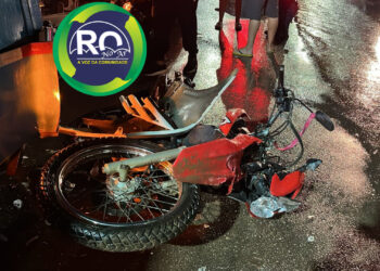 Motociclista atingiu a traseira de um ônibus e foi socorrida ao hospital