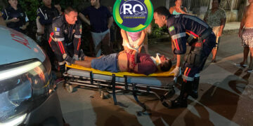 Motociclista colidiu com um veículo na zona leste