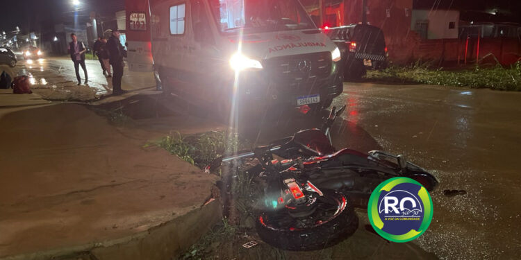 Motociclista é atingido por veículo na zona leste