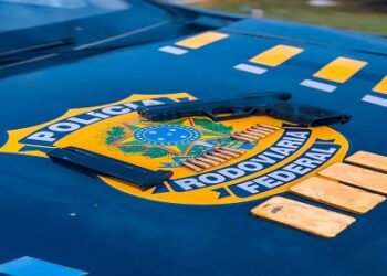 Em Humaitá/AM, PRF apreende arma e ouro ilegal durante fiscalização na BR-319