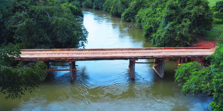 Ponte no Rio Melgaço é revitalizada e garante segurança para a população de Pimenta Bueno
