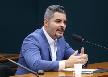 Comissão de Segurança Pública aprova relatório de Thiago Flores sobre identificação de veículos oficiais de emergência