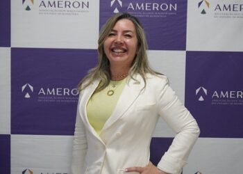 Fabíola Cristina Inocêncio é eleita presidente da Ameron para o biênio 2025-2026