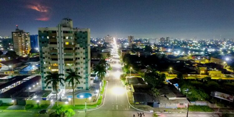 Área urbana de Porto Velho recebeu 90% de iluminação na gestão Hildon Chaves