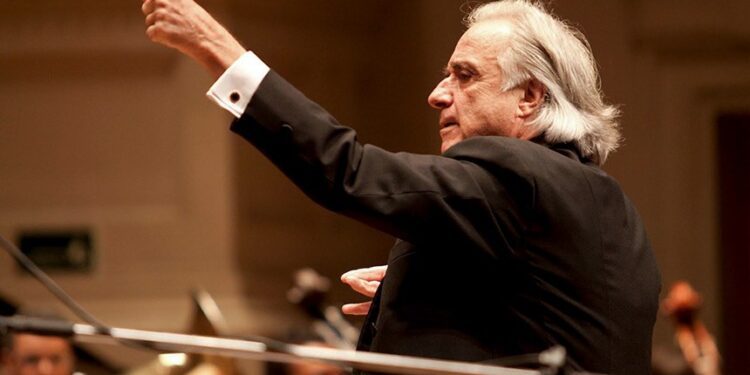 Projeto de educação musical de João Carlos Martins é tema de reunião da CE