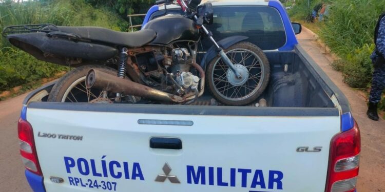 10º BPM – POLÍCIA MILITAR RECUPERA MOTOCICLETA FURTADA E APREENDE OBJETOS EM ALTA FLORESTA D’OESTE