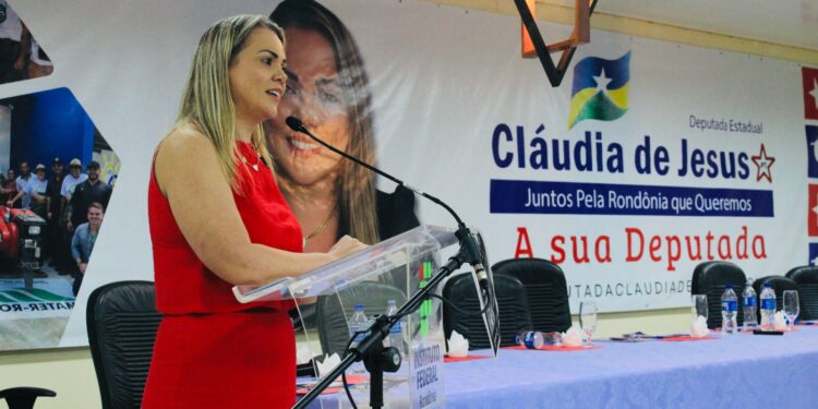 Deputada Cláudia de Jesus celebra sanção de lei que cria o Calendário da Mulher em Rondônia