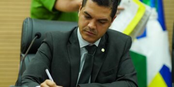 Deputado Cássio Gois encerra 2024 com avanços e reforça compromisso com os municípios para 2025