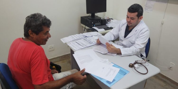 Governo de RO convoca 45 médicos; candidatos devem entregar a documentação até esta quinta-feira, 9