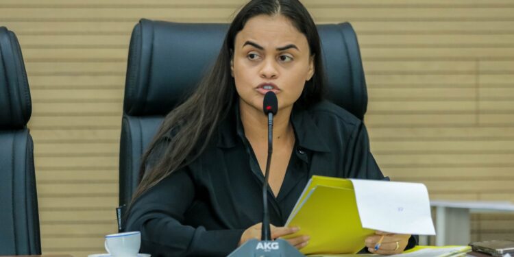 Deputada Dra. Taíssa propõe projeto de lei para garantir intérprete de Libras em hospitais de Rondônia