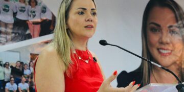 Deputada Cláudia de Jesus sancionada lei que obriga focinheiras e coleiras para cães agressivos