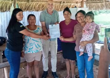Deputado Ismael Crispin visita Aldeia Trindade e apresenta projeto para valorizar mulheres indígenas e sua cultura