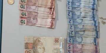 Mulher é detida por tráfico de drogas e receptação durante patrulhamento em Ariquemes