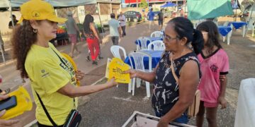 Ação educativa do Detran-RO sensibiliza população com os cuidados essenciais no trânsito, em Candeias do Jamari