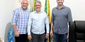 Ezequiel Neiva se reúne com prefeito de Cerejeiras para tratar de projetos e investimentos para o município