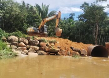 Recuperação da RO-420 em Jacinópolis é atendida pelo DER após indicação da deputada Dra. Taíssa