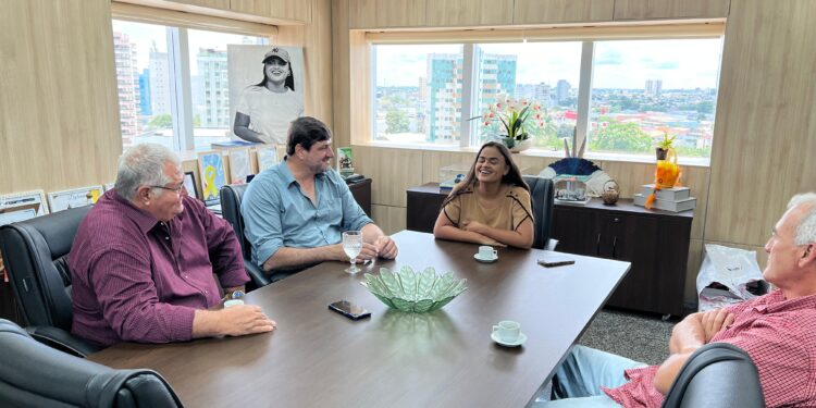 Prefeito de Cabixi é recebido pela deputada Dra. Taissa para traçar estratégias em saúde e desenvolvimento municipal