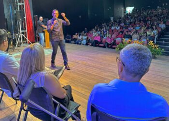 Cássio Gois fortalece a educação de toda a rede municipal com uniformes escolares em Cacoal e Ministro Andreazza