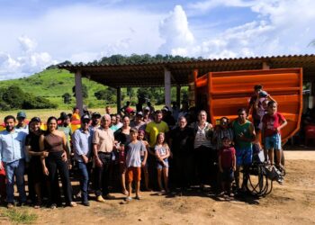 Deputada Cláudia de Jesus entrega mais de R$ 500 mil em equipamentos agrícolas