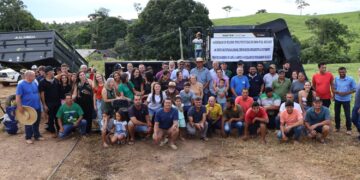 Deputado Ismael Crispin entrega equipamentos agrícolas em Nova Brasilândia do Oeste