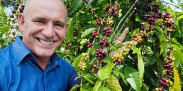 Ezequiel Neiva celebra marca histórica de exportação de café em Rondônia