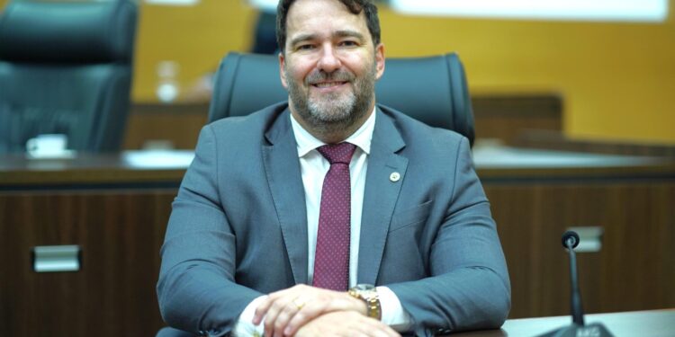Projeto de Lei de autoria do deputado Alex Redano é sancionado e garante direitos aos mototaxistas de Rondônia