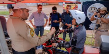 Prefeitura de Porto Velho realiza primeira blitz educativa do ano com foco em segurança