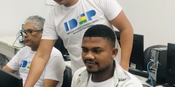 Inscrições para cursos na Escola Móvel de Informática estão abertas até dia 4, em Porto Velho