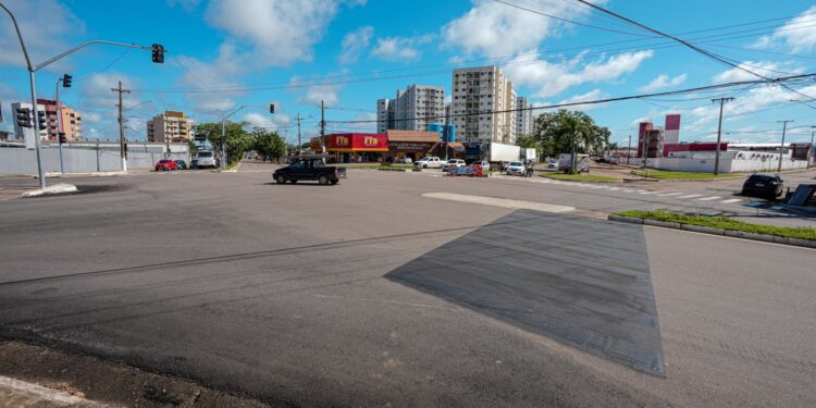Prefeitura prepara reversão na rua Cassiterita com o objetivo de melhorar o fluxo no local