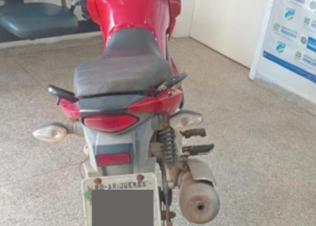 Polícia Militar recupera motocicleta furtada e prende dois suspeitos