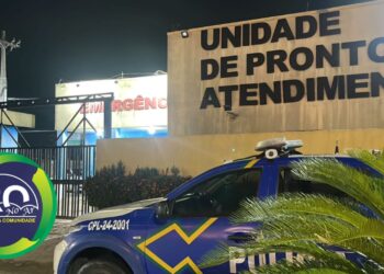 Homem é baleado em frente de residência