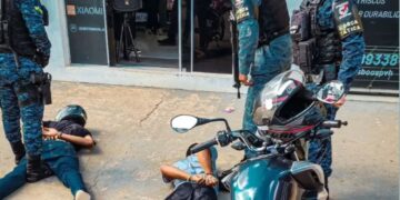 Força Tática prende dupla armada em moto durante patrulhamento em Porto Velho