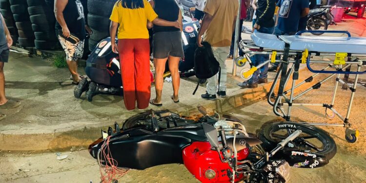 Motociclista fica gravemente ferido em acidente com caminhonete