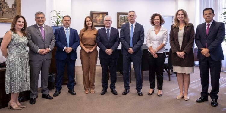 Procurador-Geral de Justiça faz vista institucional ao MPSP
