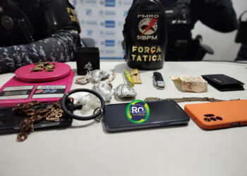 FORÇA TÁTICA: Casal é conduzido a central de polícia com droga