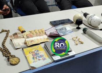 Polícia militar fecha boca de fumo na zona leste