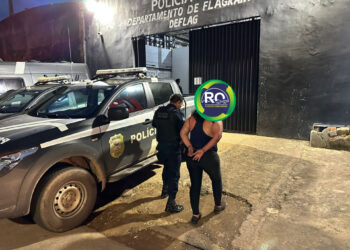 Suspeita de agredir servidora pública é conduzida a central de polícia