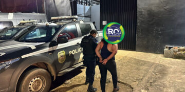 Suspeita de agredir servidora pública é conduzida a central de polícia