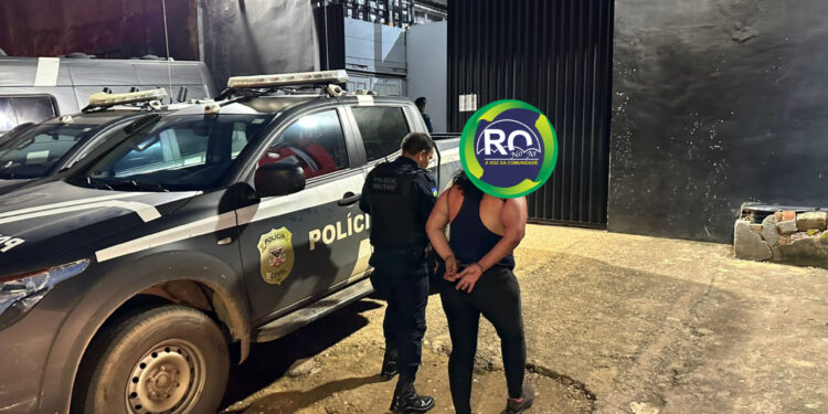 Suspeita de agredir servidora pública é conduzida a central de polícia