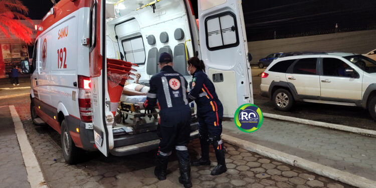 Pai é conduzido a central de polícia após sangrar o próprio filho