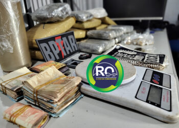 BPTAR: Olheiro foge deixando grande quantidade de droga e dinheiro